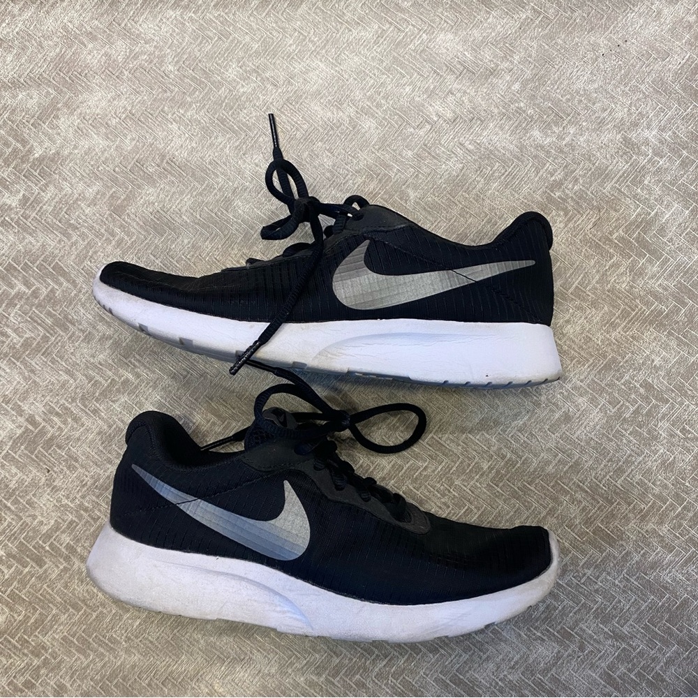 Women’s Nike Tanjun Sneaker